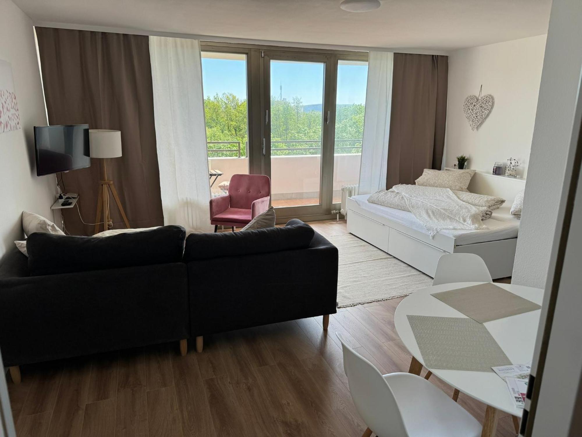 1 Zimmer Wohnung Mit Balkon Und Kueche بايروث المظهر الخارجي الصورة